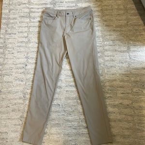 Men Lululemon chino. ABC classic stretch. Perfect condition.